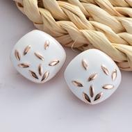 Picture of Good Quality Enamel Casual Stud Earrings