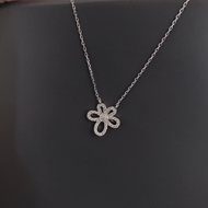 Picture of New Season White Flowers & Plants Pendant Necklace with SGS/ISO Certification