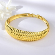 Picture of Dubai Gold Plated Fashion Bangle with Fast Delivery