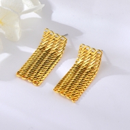 Picture of Excellent Dubai Gold Plated Dangle Earrings