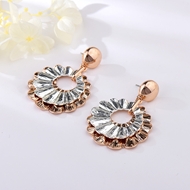 Picture of Dubai Zinc Alloy Dangle Earrings with Fast Delivery