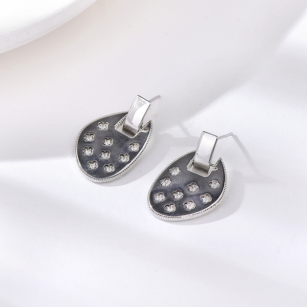 Picture of Wholesale Platinum Plated Classic Stud Earrings with No-Risk Return