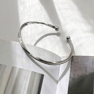 Picture of Buy Platinum Plated Small Fashion Bangle with Low Cost