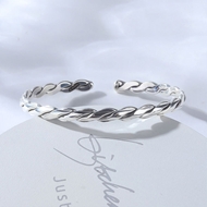 Picture of Charming Platinum Plated Small Fashion Bangle As a Gift