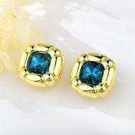 Picture of Nickel Free Gold Plated Small Stud Earrings with Easy Return