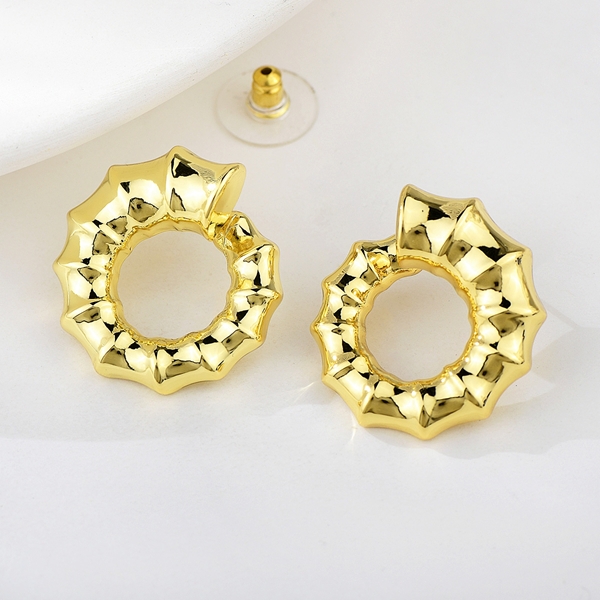 Picture of Dubai Big Big Stud Earrings with Fast Shipping