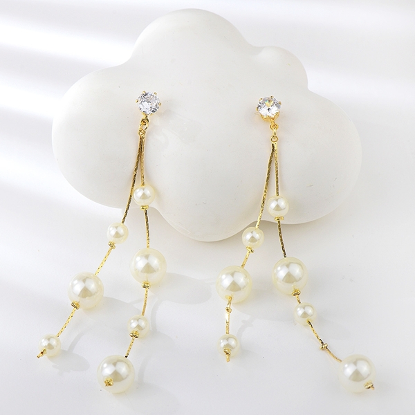 Picture of Delicate Medium Dangle Earrings with 3~7 Day Delivery