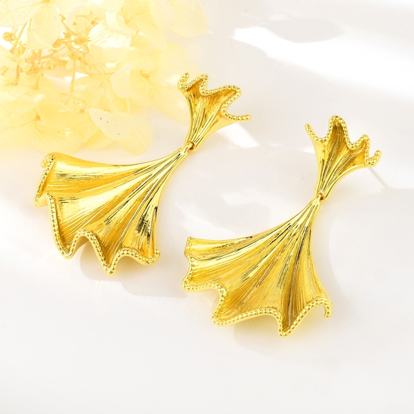 Picture of Dubai Big Dangle Earrings with Beautiful Craftmanship