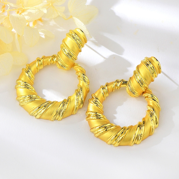 Picture of Big Dubai Dangle Earrings with Beautiful Craftmanship