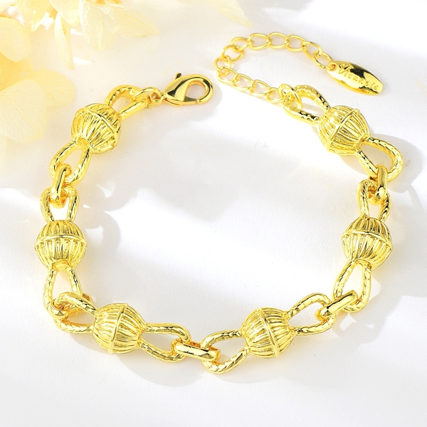 Picture of Purchase Gold Plated Big Fashion Bracelet Exclusive Online