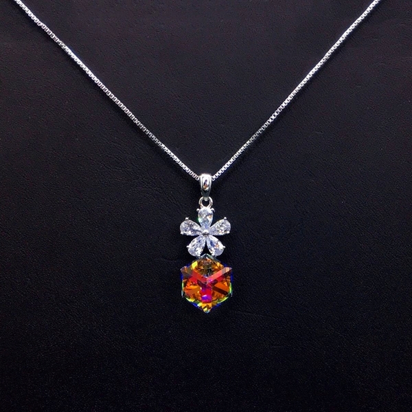 Picture of Eye-Catching Platinum Plated Flowers & Plants Pendant Necklace with Member Discount